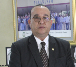 Dr. Eduardo Flores Castro